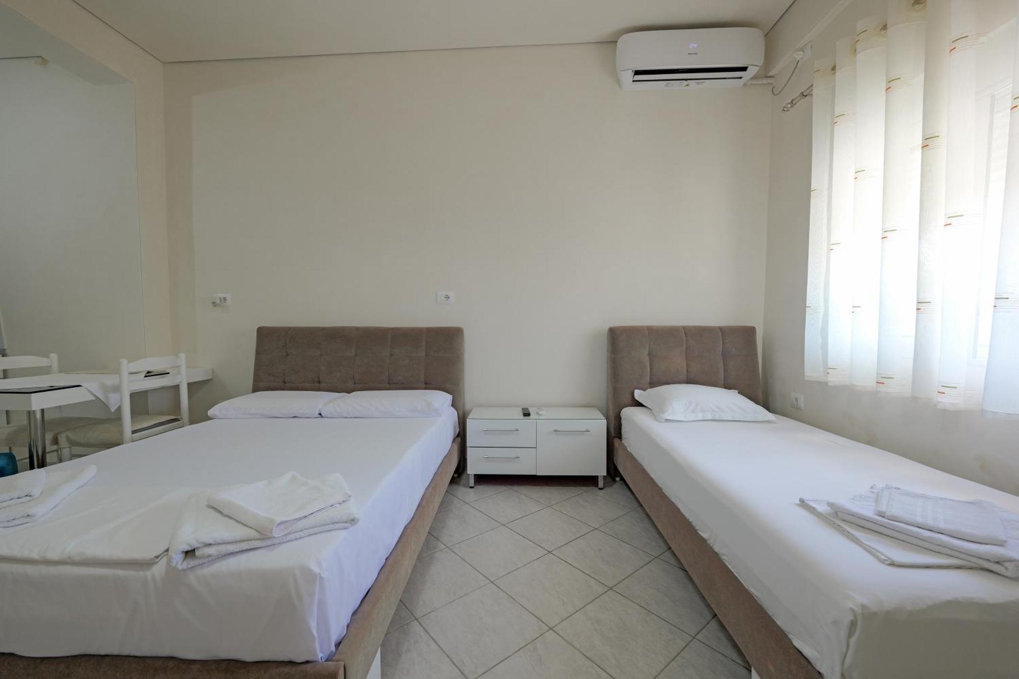 Flower Vila Sarande Ngoại thất bức ảnh