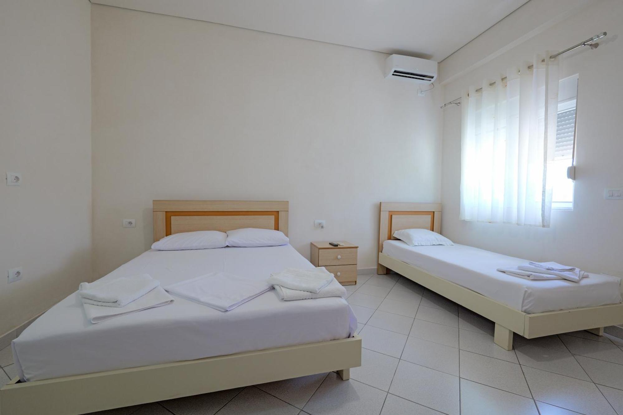 Flower Vila Sarande Ngoại thất bức ảnh